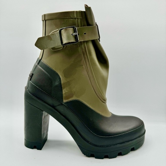 HUNTER GREEN RUBBER CHELSEA BOOTS WITH BLOCK HEELS - US SIZE 7 - Picture 3 of 15